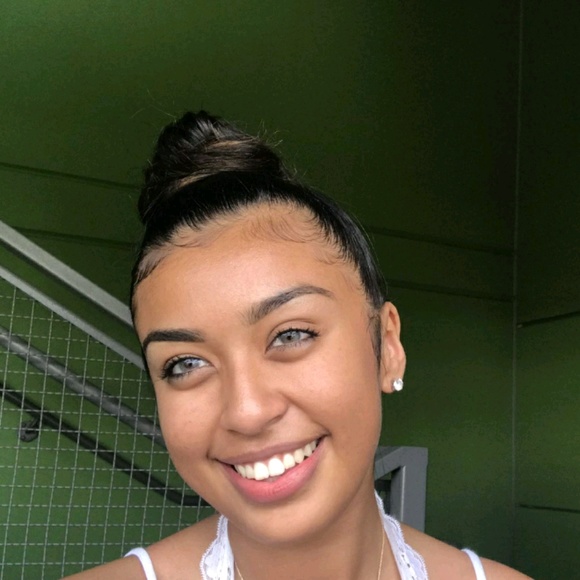 Meet your Posher, Bianca - Picture 1 of 1